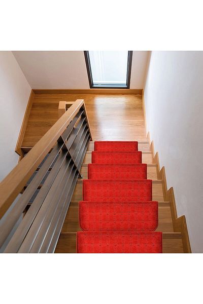 Stepmat Claret Red 16-Piece Square Spotted Curly Carpet Footboard and Stair Mat