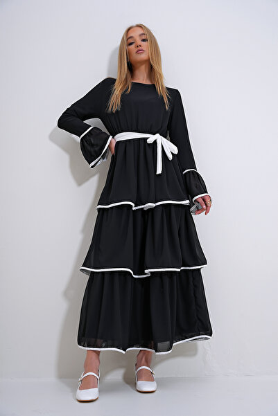 Trend Alaçatı Stili Kadın Siyah Bisiklet Yaka Kat Kat Volanlı İçi Astarlı Tesettür Şifon Elbise ALC-X12280