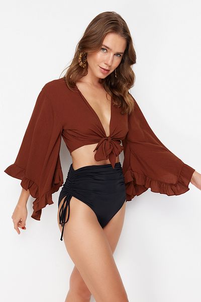 Trendyol Collection Braune kurze Bluse mit gewebtem Volant TBESS19BB0095