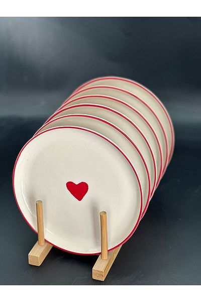 MeGgDecor 21cm Cake Plate with 4 Hearts