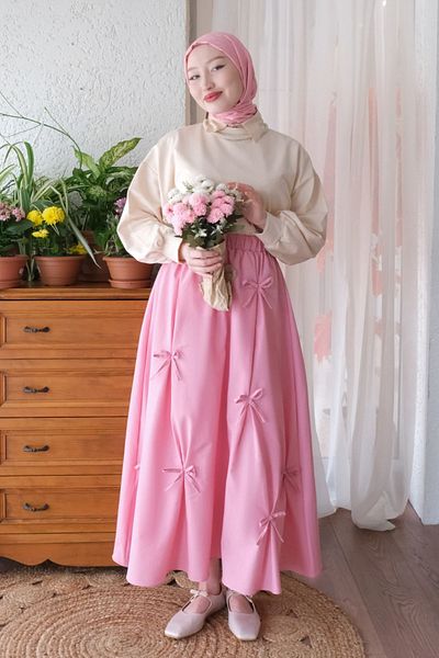 Ceylan Otantik Cream 2 Yarn Crop & Pink Bow Skirt Set