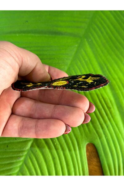 Gönülden Tasarım 8x7 cm crni vezeni i figurisani odjevni dodatak - Armadık