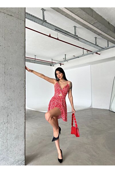 REELMODA Kadın Kırmızı Göğüs Detaylı Ince Askılı Diz Üstü Yazlık Mini Elbise