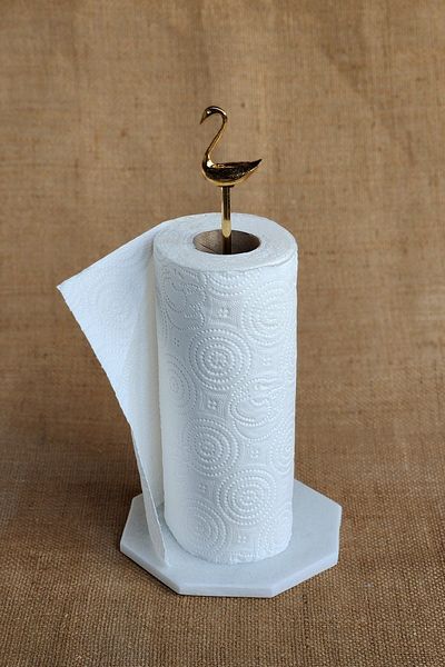 ioadesign Arya-γνήσια θήκη για πετσέτες και χαρτοπετσέτες από λεπτό μάρμαρο - με χρυσή μεταλλική φιγούρα κύκνου