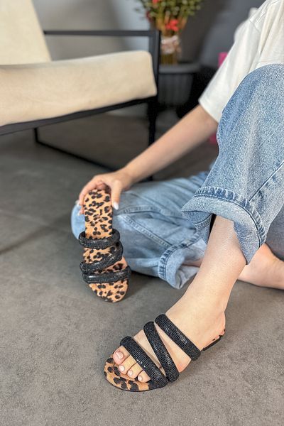 SHOEBELLAS Leopard Patterned Stone Ribbed Heat Women's Slippers