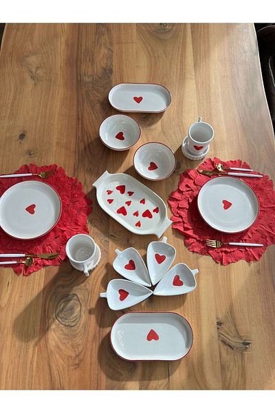 MeGgDecor 21cm Cake Plate with 4 Hearts