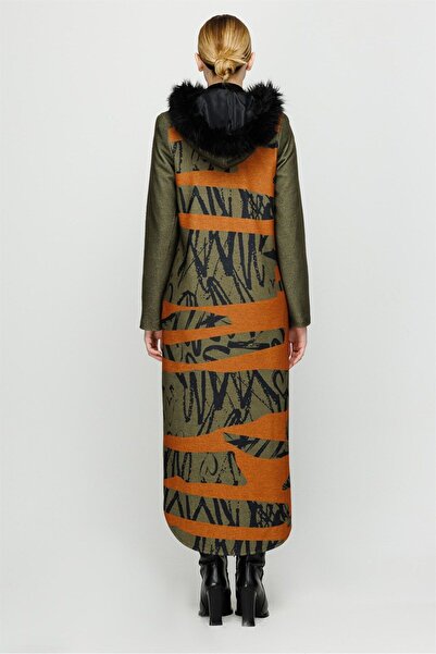 Esswaap Baskı Detaylı Kapişon Kenarı Kürklü Ara Boy Manto Haki