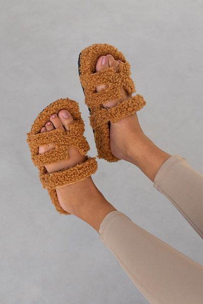 Beyond Γυναικείες παντόφλες Tan Teddy Hrms Furry House 4cm Byndthrms01