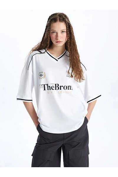 LC Waikiki Tricou oversize pentru femei cu mânecă scurtă imprimat cu decolteu în V oraș