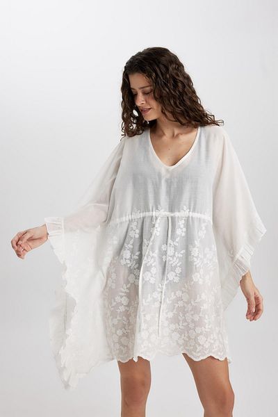 DeFacto Weißer bedruckter Kimono mit V-Ausschnitt - Fall in Love B8161AX24SM