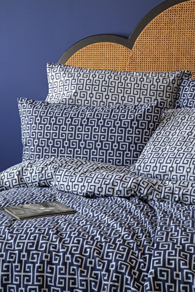 Leruum London Classy Navy Blue Geometric 100% Cotton Antique Chain Patterned Pillow Case 2 Pieces (50X70)