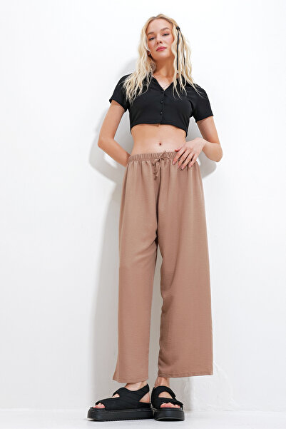 Trend Alaçatı Stili Kadın Camel Beli Lastikli Geniş Paça Dökümlü Dokuma Pantolon ALC-X11883
