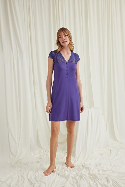 MONAMİSE Cămașă de noapte din dantelă Monamise pentru femei - dantelă pe umăr și pe decolteu, cu nasturi, model 18575