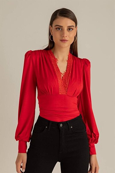 Mezzo Red Blouse with Lace Collar