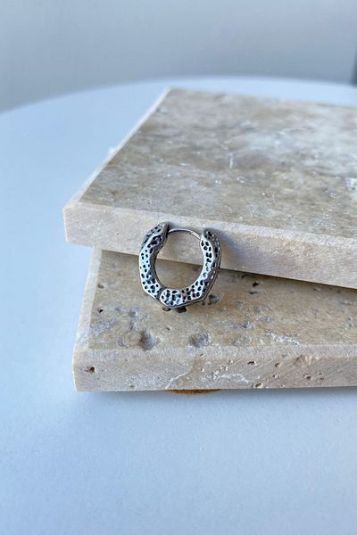 Jaida Moda Vintage Unisex Silver Steel Hoop Earrings Model