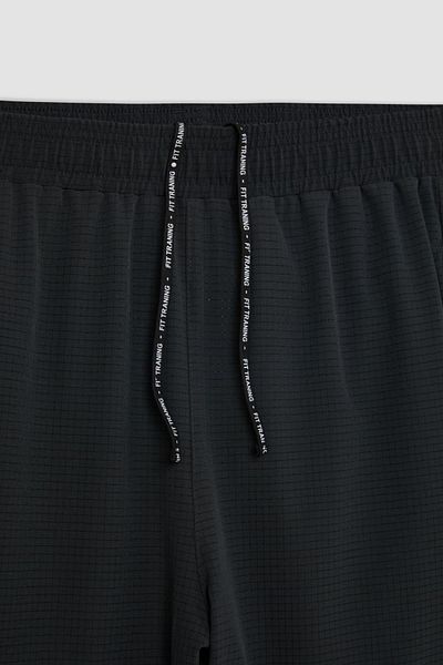 DeFacto Schmal geschnittene Slim-Fit-Sportshorts – C2832ax24sm