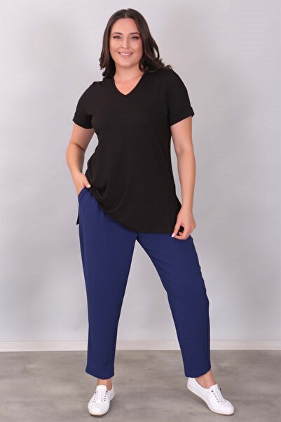 SERTUĞ Βασική μαύρη μπλούζα με λαιμόκοψη