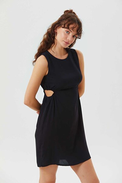 Clandestino Sleeveless Mini Bohemian Dress with Window Detail