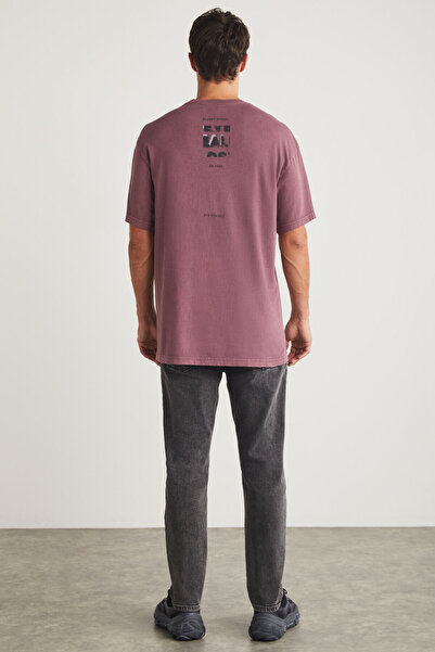 GRIMELANGE Fioletowy T-shirt męski Luther z okrągłym dekoltem, wykonany w 100% ze spranej bawełny, z nadrukiem