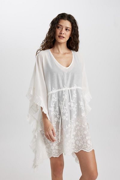 DeFacto Weißer bedruckter Kimono mit V-Ausschnitt - Fall in Love B8161AX24SM
