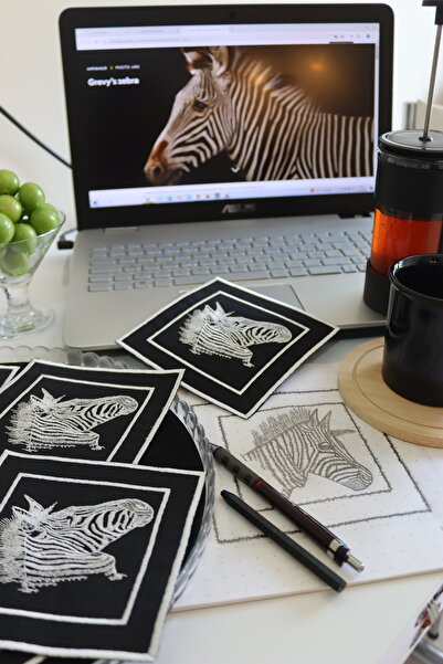 vipceyiz Zebra Desenli Kahve Yanı Sunum Peçetesi(3 adet)