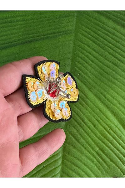 Gönülden Tasarım Model de flori galbene Detaliu de piatră Paiete 5x5 cm Accesoriu de îmbrăcăminte