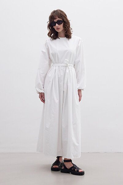 Manuka Ecru prémiové popelínové šaty – shromážděné