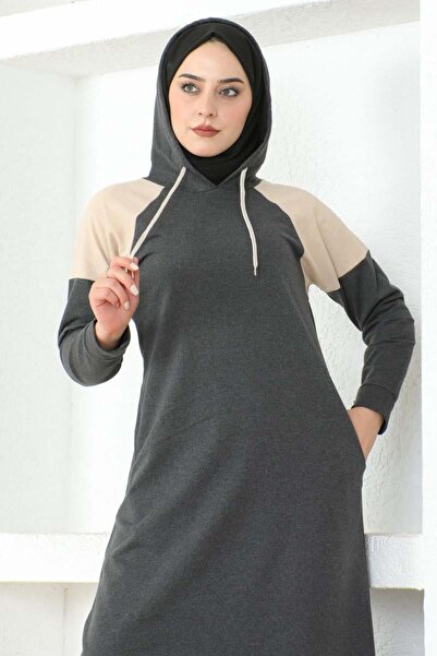 MG Φόρεμα Τσόρναρ με λεπτομέρεια στον ώμο σε ανθρακί χρώμα