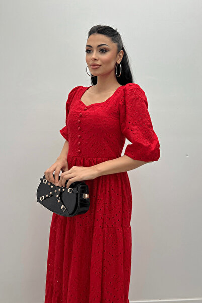 giyimmasalı Red Scallop Fabric Square Collar and Button Detail Dress