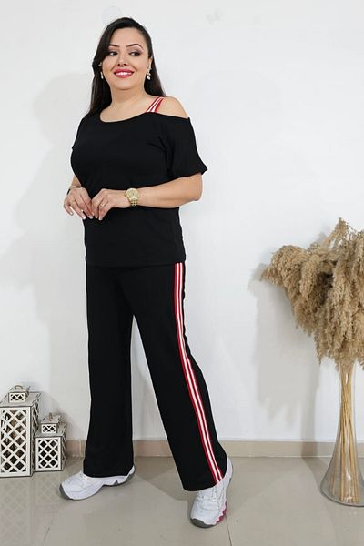 sinemisxxl مقاس كبير - كتف واحد مفتوح، بدلة ليكرا مخططة باللون الأحمر