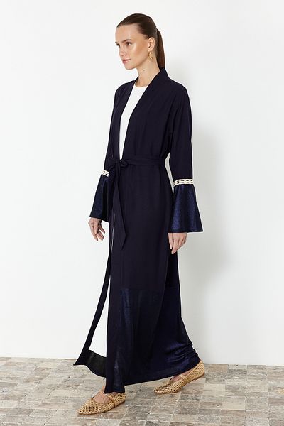 Trendyol Modest Vyšívaná tkaná čepice v námořnické modré - Ferace TCTSS24KF00029