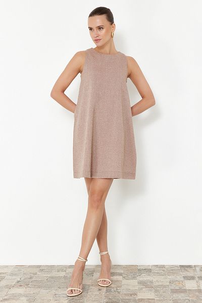 Trendyol Collection Braunes, weit geschnittenes, ärmelloses Mini-Gewebekleid in Leinenoptik TWOSS23EL01497