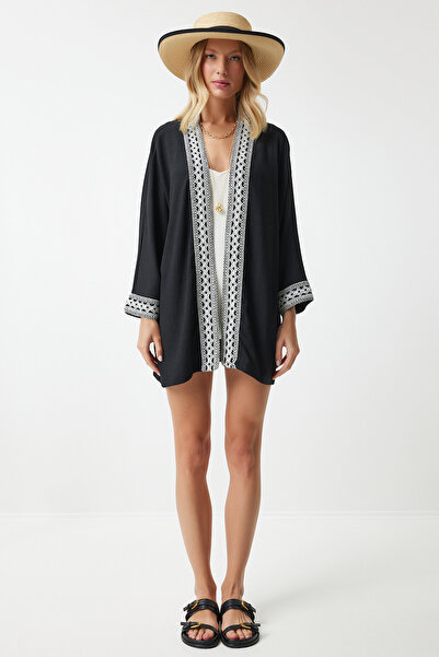 Happiness İstanbul Dámské černé vyšívané crinkle kimono DD01101