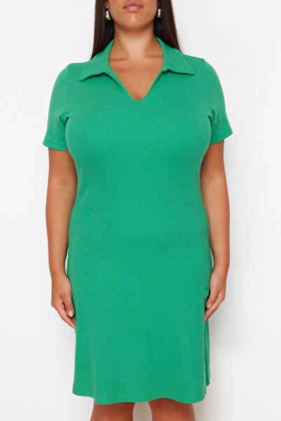 Trendyol Curve Zelené pletené šaty s pololímečkem Midi TBBSS24AH00078