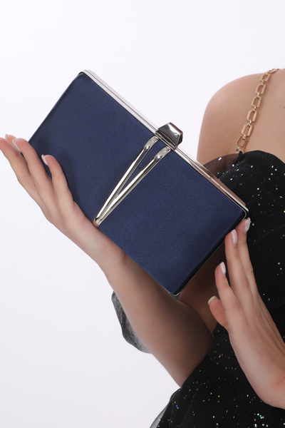 womenacs محفظة فستان سهرة من الساتان باللون الأزرق الداكن مع حقيبة يد وشماعة ...