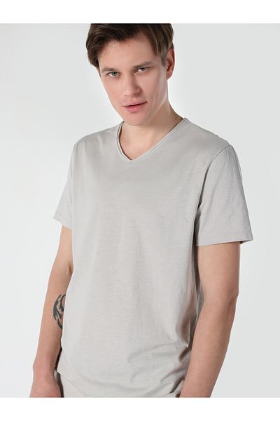 Colin's Regular Fit V-Neck Stone Men's Short Sleeve T-Shirt Cl 1058584