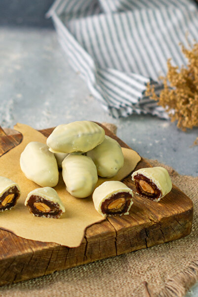 Sultan Pestil Beyaz Çikolatalı Bademli Hurma 250 gr