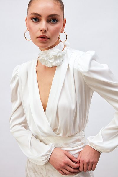 Sateen Bluză body cu două piept din satin ecru