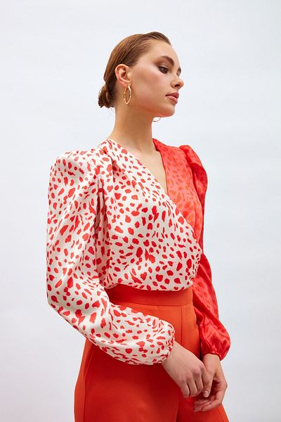 Sateen Body cu model dublu roșu coral