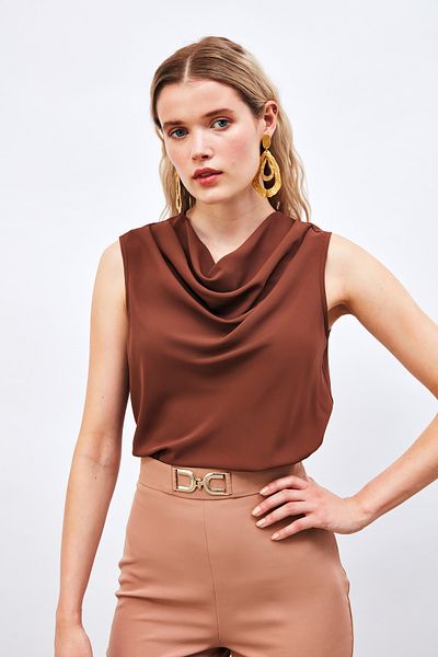 Sateen Plunging Neck Sleeveless Blouse - BROWN
