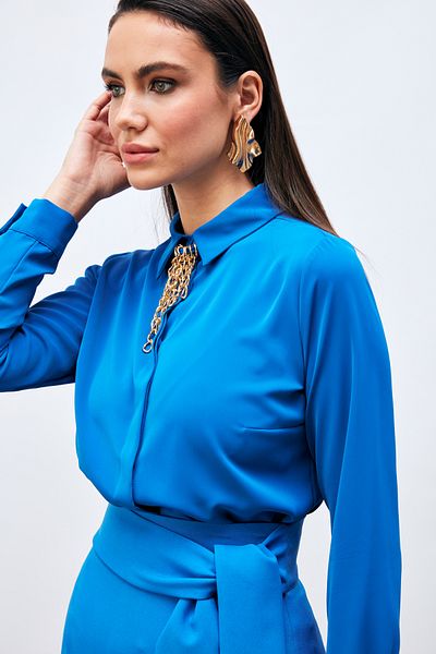 Sateen قميص SAX BLUE عادي مع إكسسوارات السلسلة