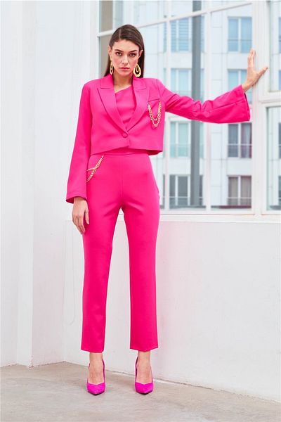 Sateen بنطلون فوشيا مع سلسلة إكسسوارات