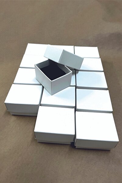 Örün Matbaa Saf Beyaz Renk Süngerli Yüzük Kutusu 5,5x4,5x3,5cm - 15 Adet Yapılı Gönderilir