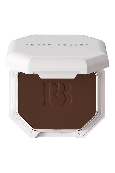 FENTY BEAUTY بودرة أساس ناعمة غير لامعة من برو فيلتير - كريم أساس 495 (9.1 جم)
