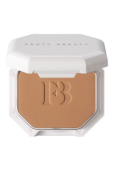 FENTY BEAUTY بودرة أساس ناعمة غير لامعة من برو فيلتير - كريم أساس 370 (9.1 جم)
