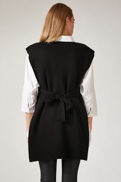 Resk fashion Women's Black V-Neck Slit Sweater