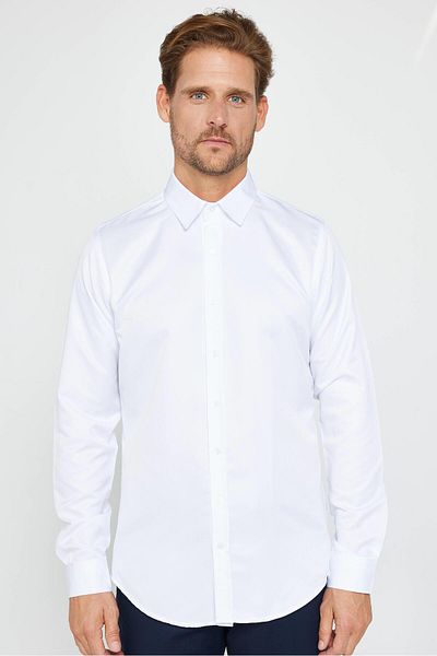 Tudors Slim Fit, hosszú ujjú, könnyen vasalható, izzadságelnyelő, lélegző textúrájú nyakkendő Four Seasons fehér férfi ing