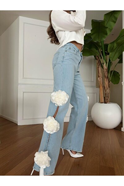 1Moda1Tarz White Mom Jeans - Denim Jeans with Side Slit and Rose Accessories