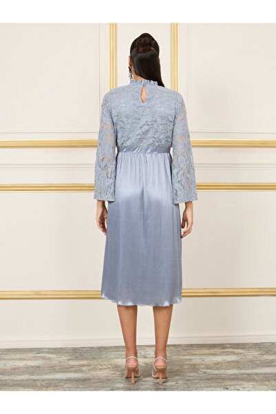 Styli Lace Detail Satin Pleated Hem A-Line Midi Dress