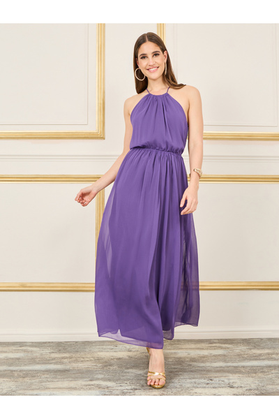 Styli Solid Crinkle Halter Neck Sheath Maxi Dress